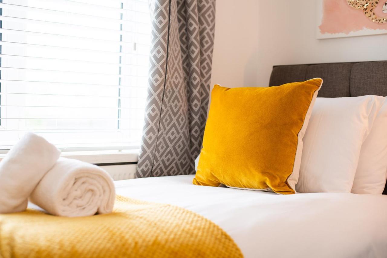 Off Road Parking, Garden, Smart Tv'S In All Rooms! Morriston Экстерьер фото