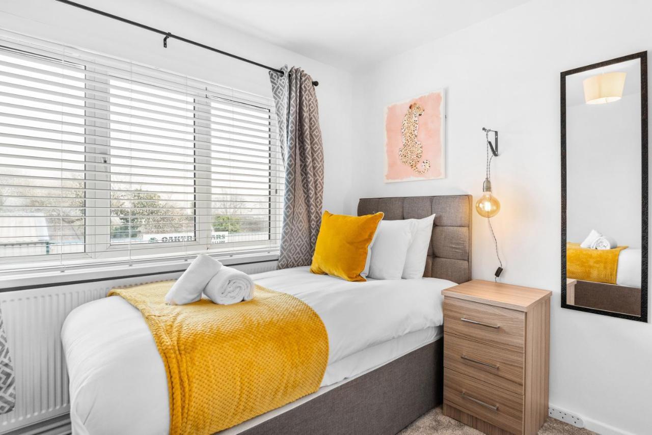 Off Road Parking, Garden, Smart Tv'S In All Rooms! Morriston Экстерьер фото